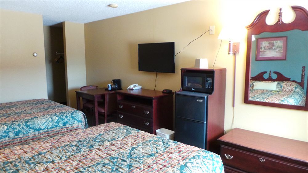 Red Carpet Inn Orchard Park Exterior photo